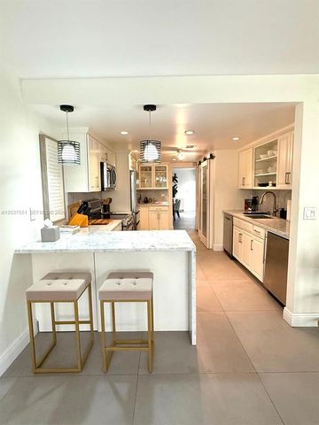 7968 SW 105th Pl, Miami, FL 33173