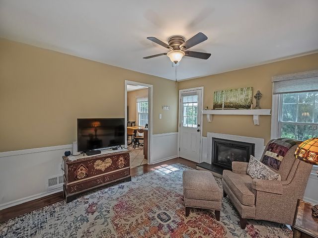 101 Roscommon PLACE, Peters Twp, PA 15317