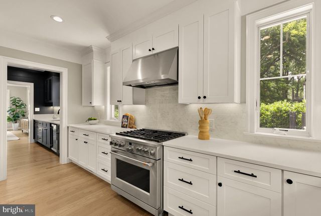 9111 SLIGO CREEK PKWY, Silver Spring, MD 20901