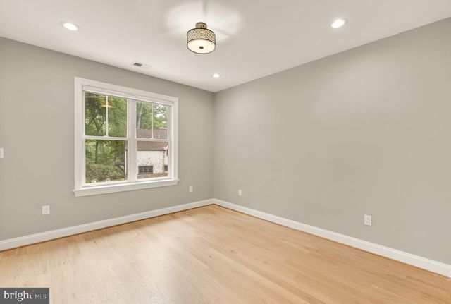 9111 SLIGO CREEK PKWY, Silver Spring, MD 20901