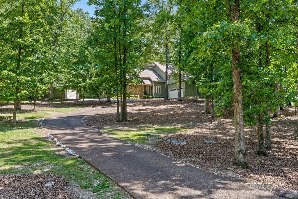 8838 Finney Point Drive, Ooltewah, TN 37363