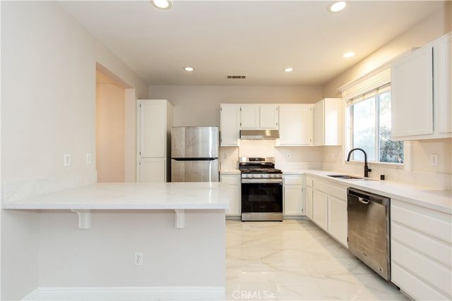 15 New Jersey, Irvine, CA 92606
