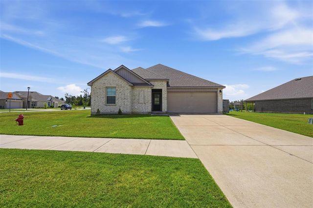 860 Coulee Bend Boulevard, Lake Charles, LA 70611