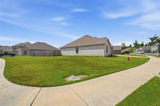 860 Coulee Bend Boulevard, Lake Charles, LA 70611