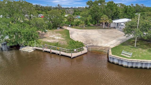 106 N SAINT GEORGE CIRCLE, Apollo Beach, FL 33572