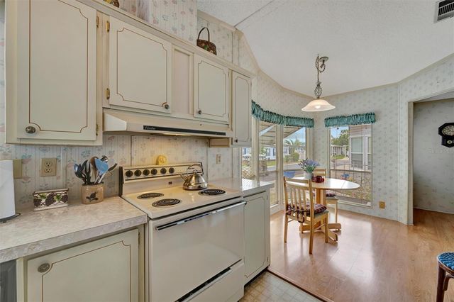 106 N SAINT GEORGE CIRCLE, Apollo Beach, FL 33572