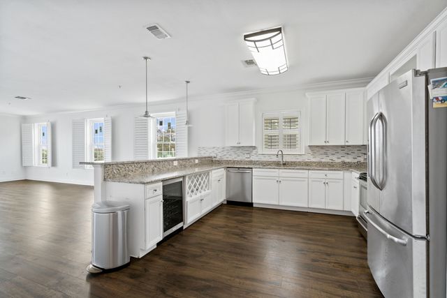 724 Harbor Boulevard 202, Destin, FL 32541