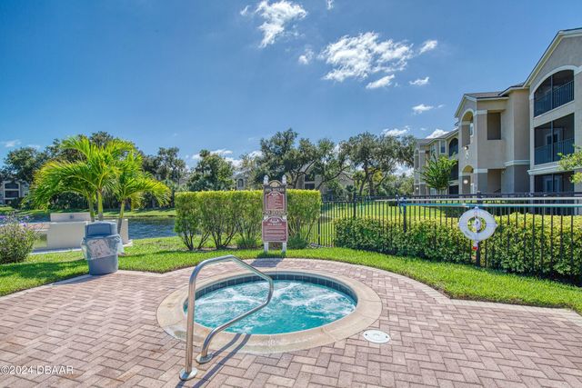 940 Village Trl Unit 2-207, Port Orange, FL 32127