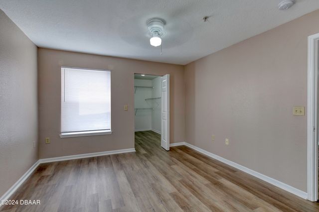 940 Village Trl Unit 2-207, Port Orange, FL 32127