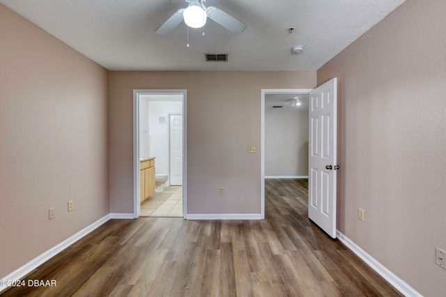 940 Village Trl Unit 2-207, Port Orange, FL 32127