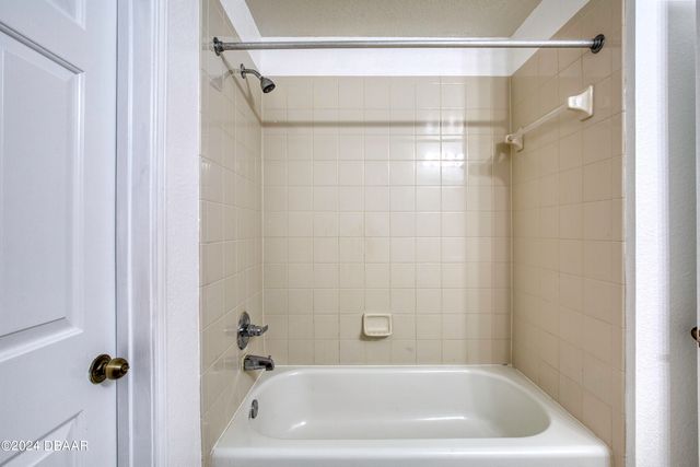 940 Village Trl Unit 2-207, Port Orange, FL 32127