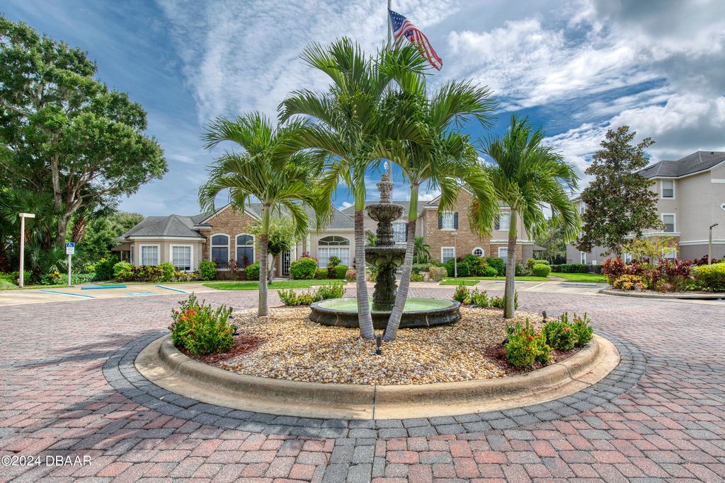 940 Village Trl Unit 2-207, Port Orange, FL 32127
