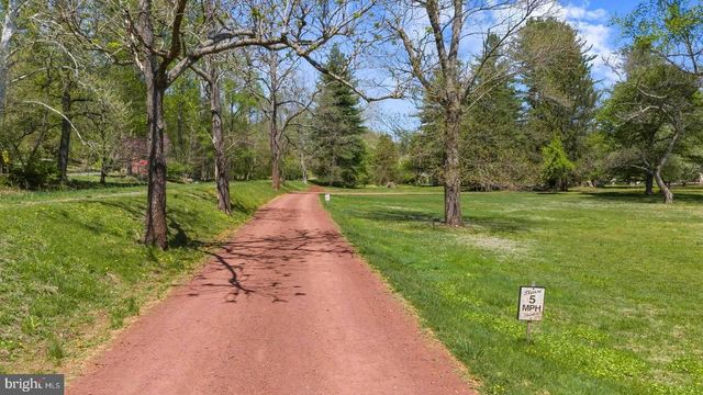 6 BRIDGE ONE LANE, Pipersville, PA 18947