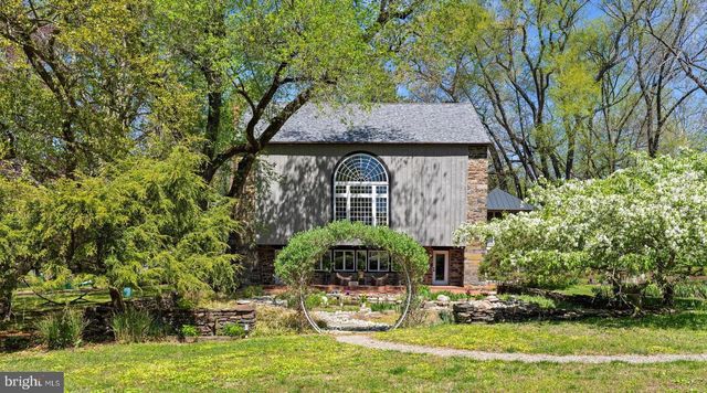 6 BRIDGE ONE LANE, Pipersville, PA 18947