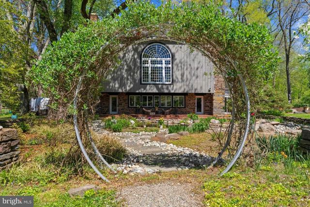 6 BRIDGE ONE LANE, Pipersville, PA 18947
