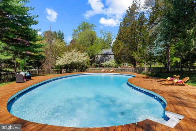 6 BRIDGE ONE LANE, Pipersville, PA 18947