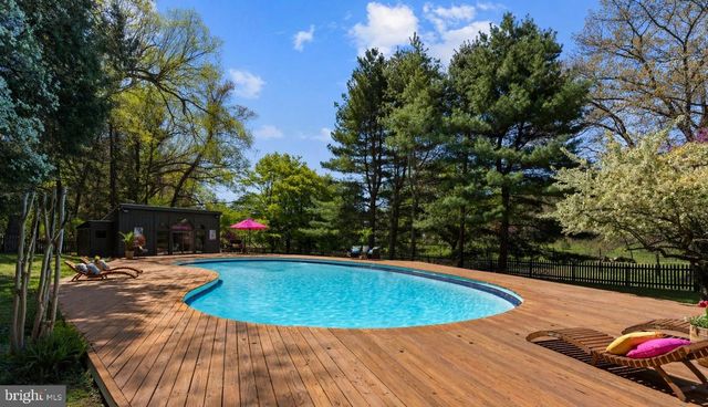 6 BRIDGE ONE LANE, Pipersville, PA 18947