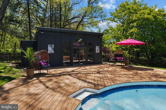 6 BRIDGE ONE LANE, Pipersville, PA 18947