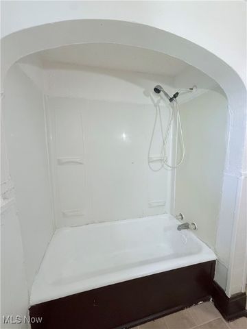 553 Whitney Avenue, Akron, OH 44306