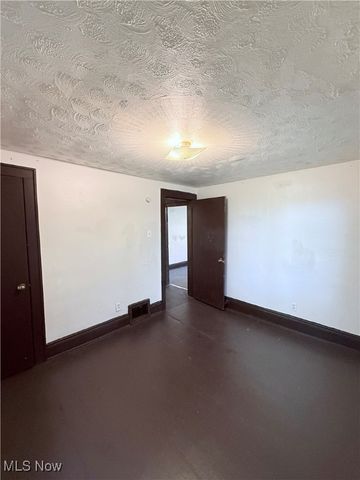 553 Whitney Avenue, Akron, OH 44306