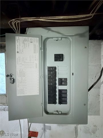 553 Whitney Avenue, Akron, OH 44306