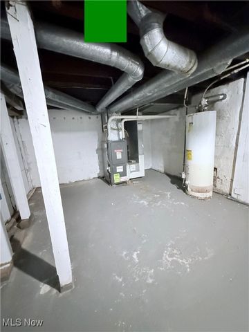 553 Whitney Avenue, Akron, OH 44306