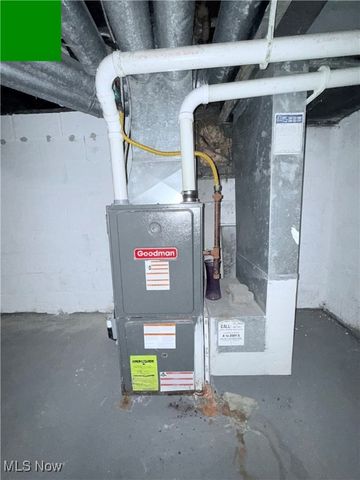 553 Whitney Avenue, Akron, OH 44306