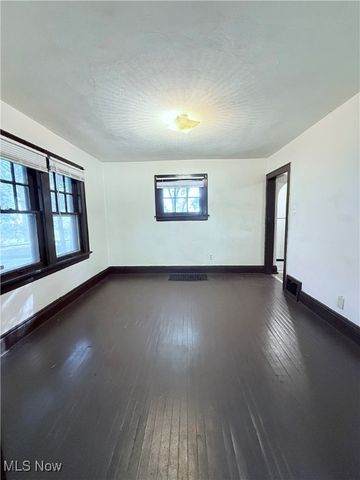 553 Whitney Avenue, Akron, OH 44306