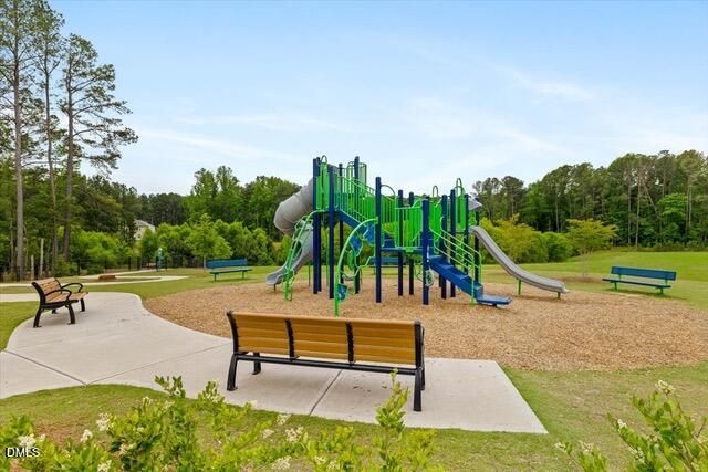 2212 Fairway Green Drive, Fuquay Varina, NC 27526