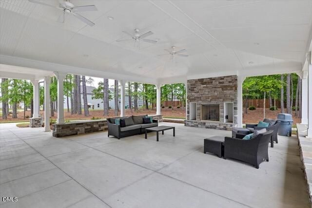 2212 Fairway Green Drive, Fuquay Varina, NC 27526