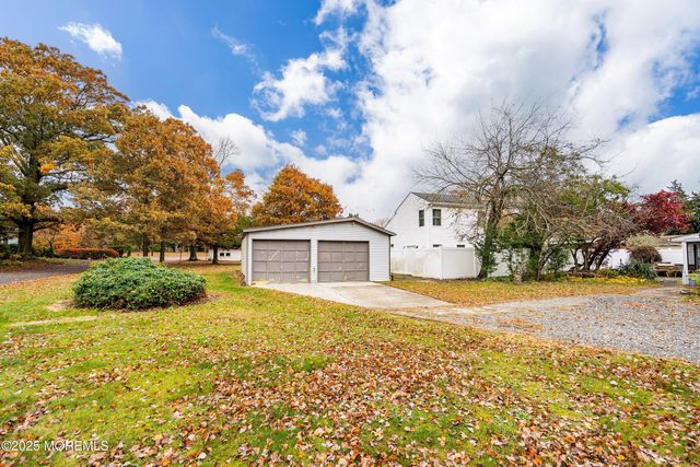 63 Illinois Avenue, Waretown, NJ 08758