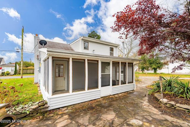 63 Illinois Avenue, Waretown, NJ 08758