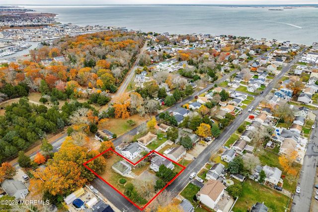 63 Illinois Avenue, Waretown, NJ 08758