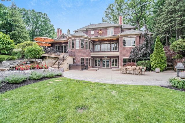 143 Waupakisco Beach, Battle Creek, MI 49015