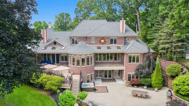 143 Waupakisco Beach, Battle Creek, MI 49015