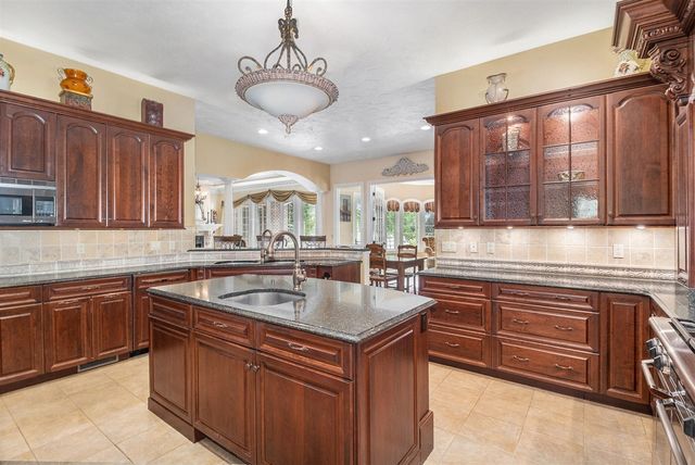 143 Waupakisco Beach, Battle Creek, MI 49015