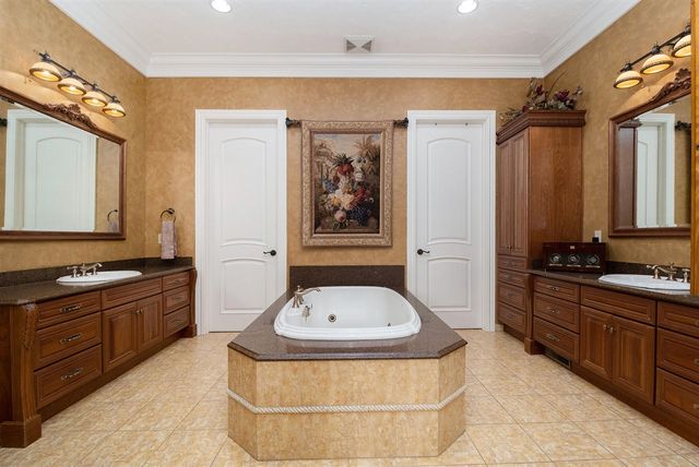 143 Waupakisco Beach, Battle Creek, MI 49015