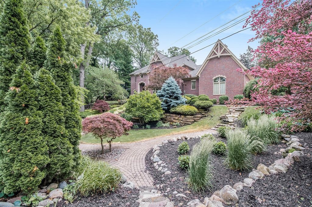 143 Waupakisco Beach, Battle Creek, MI 49015