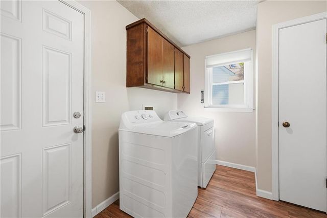 6925 Caenen Avenue, Shawnee, KS 66216