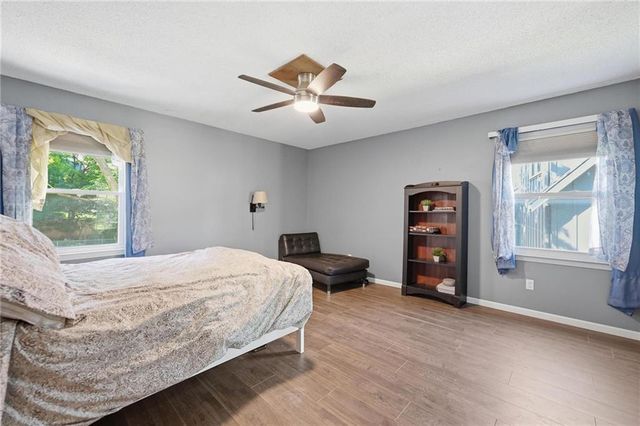 6925 Caenen Avenue, Shawnee, KS 66216