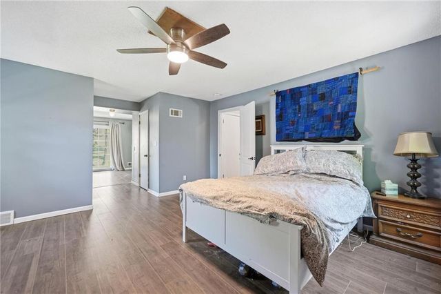 6925 Caenen Avenue, Shawnee, KS 66216