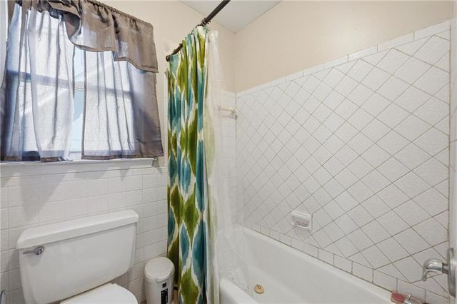 6925 Caenen Avenue, Shawnee, KS 66216