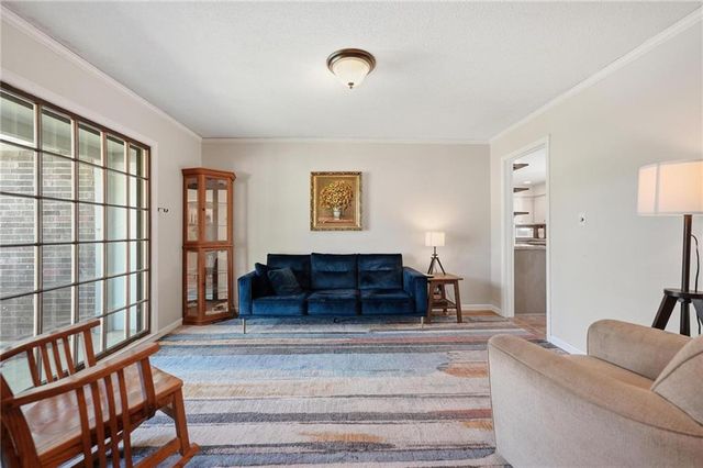 6925 Caenen Avenue, Shawnee, KS 66216