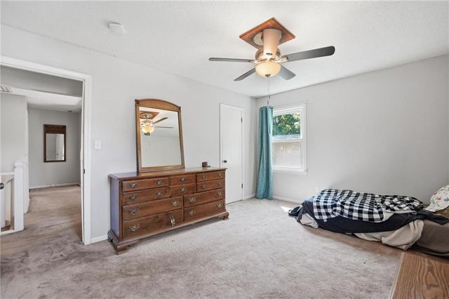 6925 Caenen Avenue, Shawnee, KS 66216