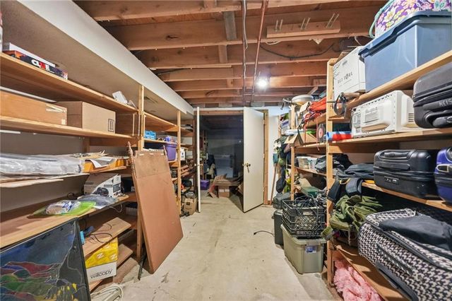 6925 Caenen Avenue, Shawnee, KS 66216