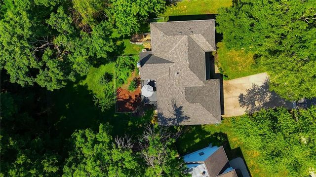 6925 Caenen Avenue, Shawnee, KS 66216