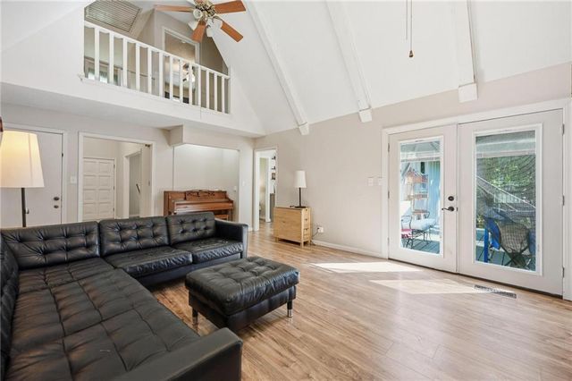 6925 Caenen Avenue, Shawnee, KS 66216