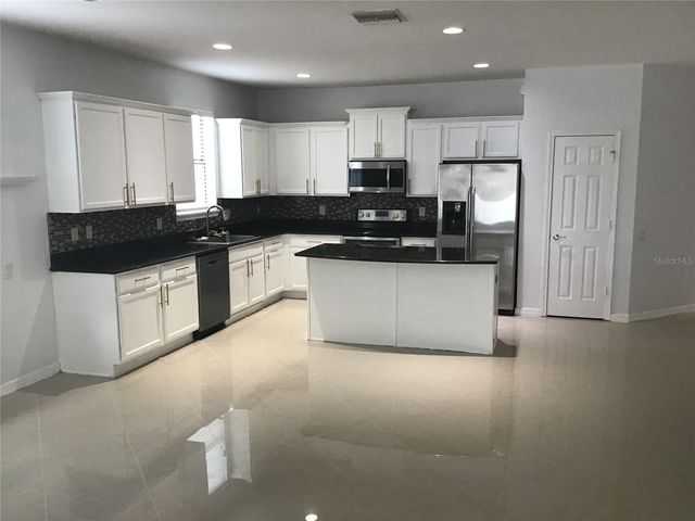 2211 LANDSIDE DRIVE, Valrico, FL 33594