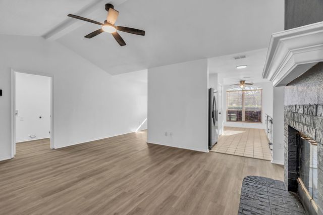 319 Faircrest Drive, Arlington, TX 76018