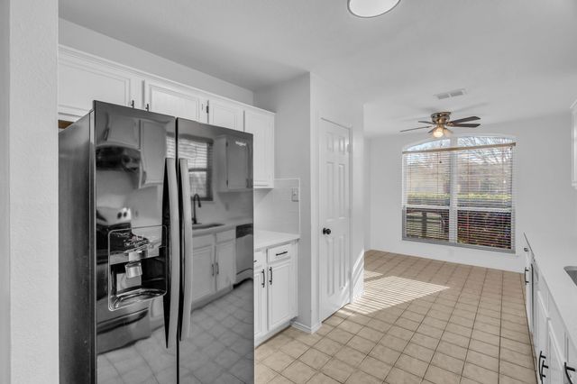 319 Faircrest Drive, Arlington, TX 76018